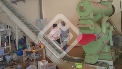 pellet conveyor and pellet mills